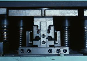 抜群のロケーションが人気の本厚木店